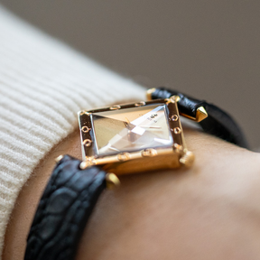 Corum "Pyramid" in Oro 18kt