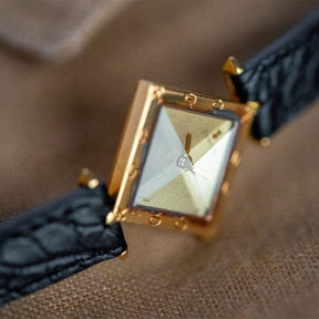 Corum "Pyramid" in Oro 18kt